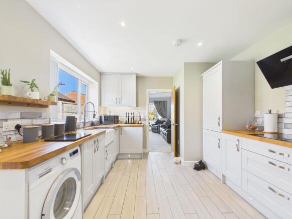 3 bed Semi-Detached for sale Image 7