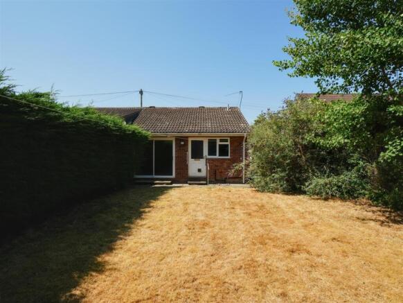 2 bed Semi-Detached Bungalow for sale Image 5