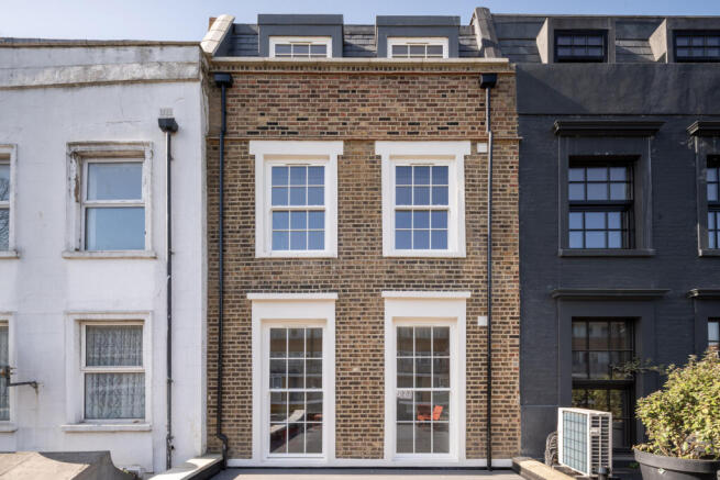 330818 - Caledonian Road, London N1 - high res-...