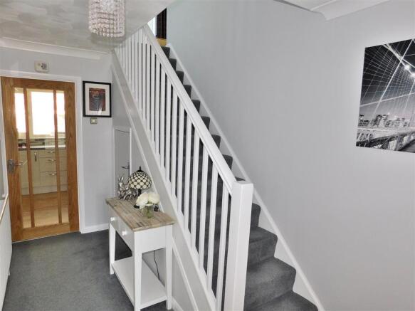 ENTRANCE HALL.JPG