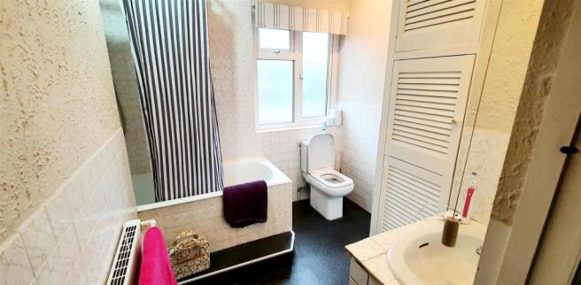 BATHROOM:
