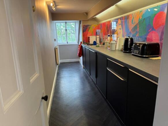 10 bed Semi-Detached for sale Image 9