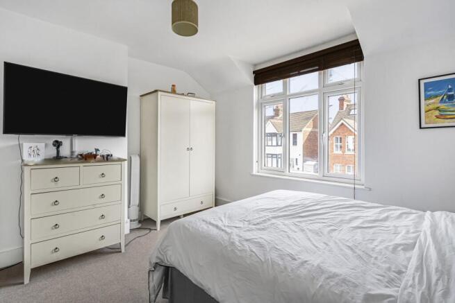 Edward Road, Farnham, Surrey, GU9 photo 4