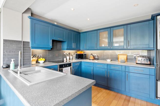 3 bed Terraced for sale Image 12