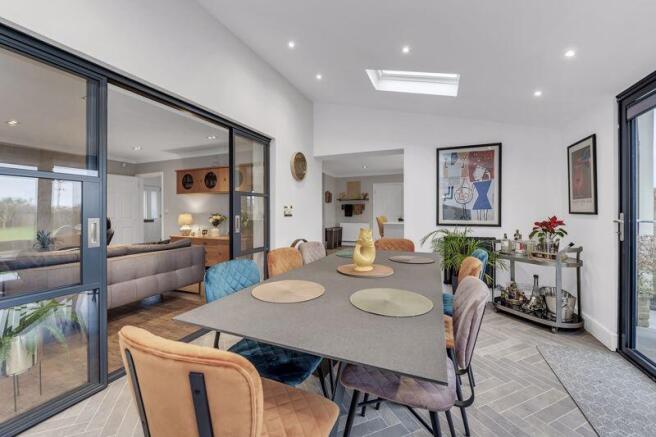 Dining/Sun Room