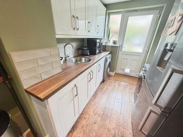 4 bed Detached for sale Image 12