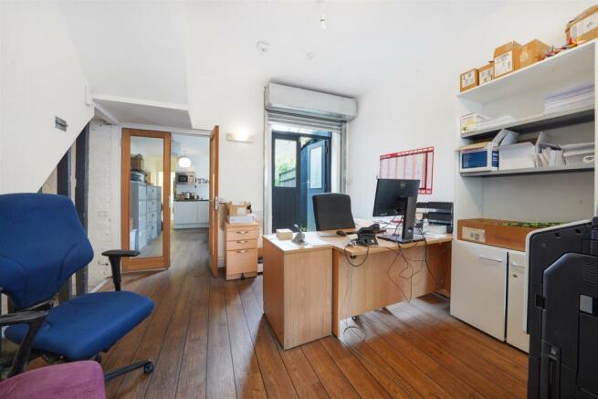 421 Roman Road - z2cfjSXITeCmB1bSkJKK.jpg