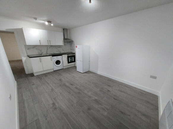 Recently Refurbished, One Bedroom Ground Floor Fl