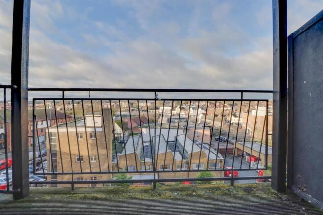 Lower Southend Road, Wickford photo 4