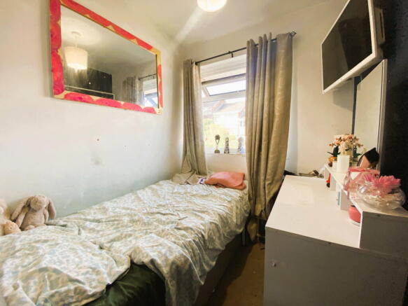 3 bed Town House for sale Image 5