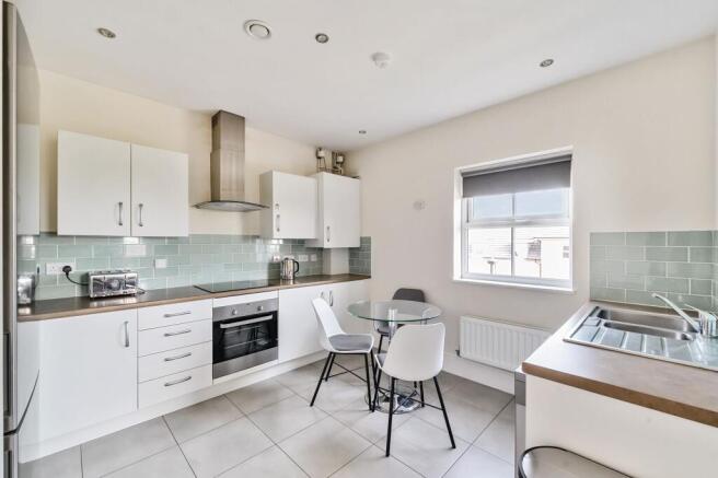 2 bed Apartment for sale Image 4