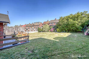 19, Lindfield Road, Romford RM3 9BJ