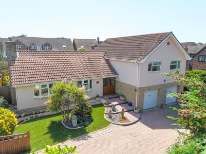 Lynric Close, Barton on Sea, New Milton, BH25