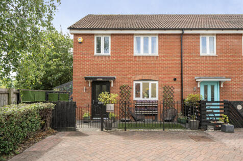 Crocus Close, Eynesbury, Cambridgeshire