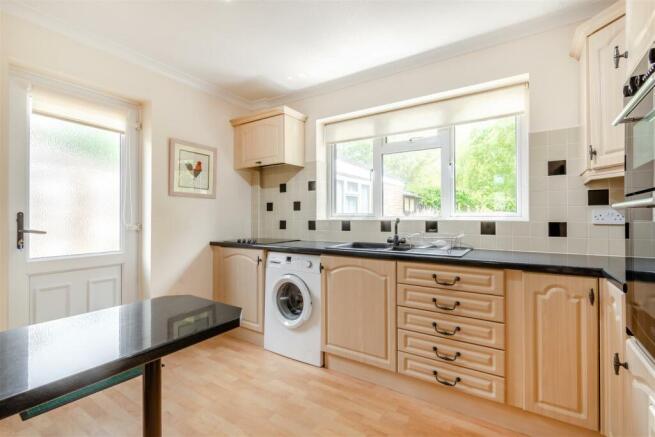 8553573-interior06.jpg