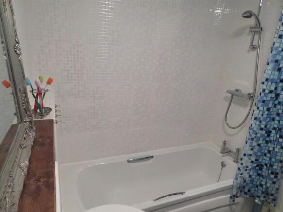 Bathroom.JPG