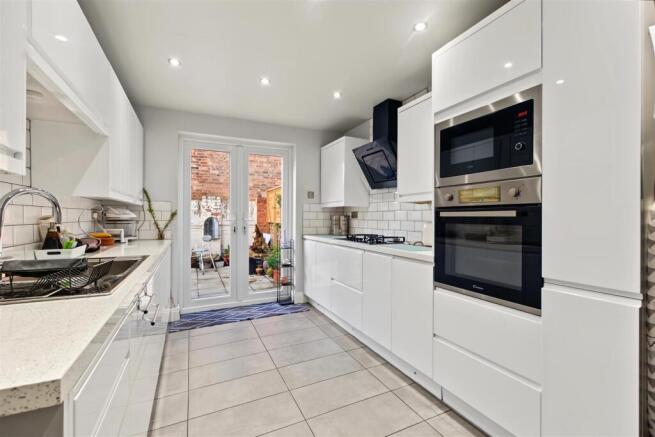 Kitchen_1.jpeg