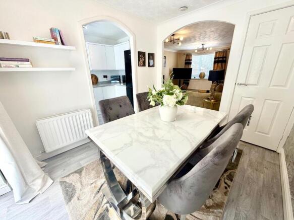3 bed Semi-Detached for sale Image 7