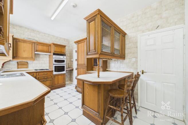 2 bed Semi-Detached to rent Image 4