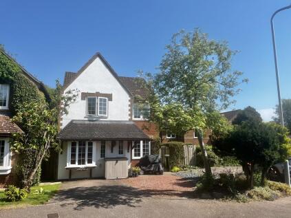 Mount Pleasant Close, Lyminge, Kent CT18 8HF