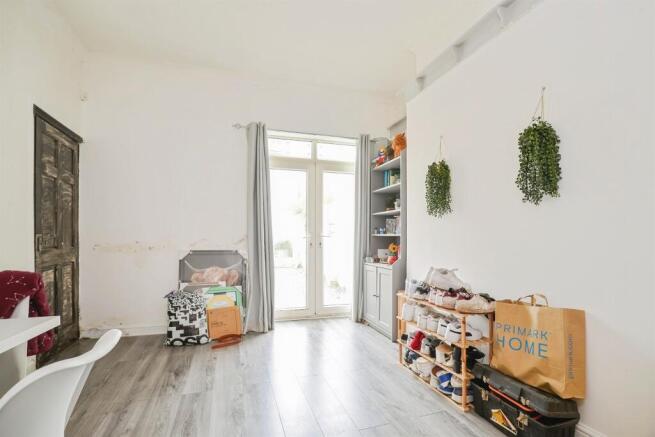 2 bed Terraced for sale Image 8