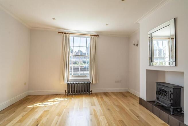 4 bed Town House for sale Image 5