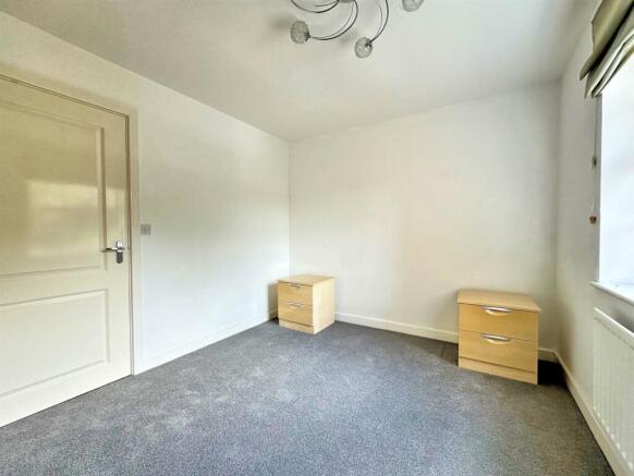 Bedroom 1.jpg