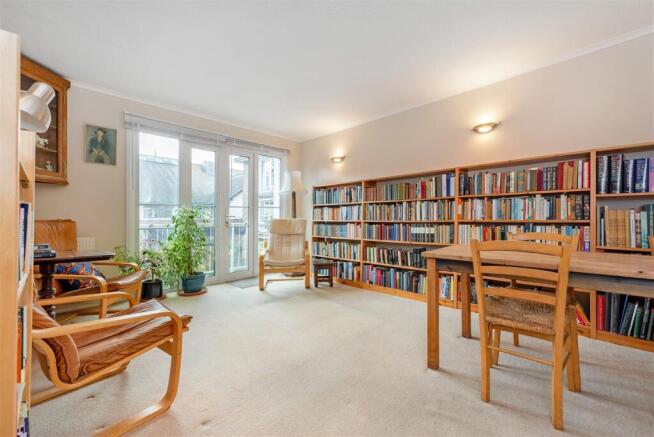 Sitting/Dining Room