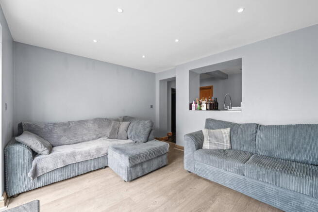 3 bed Town House for sale Image 9