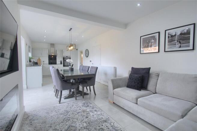 4 bed Detached for sale Image 12