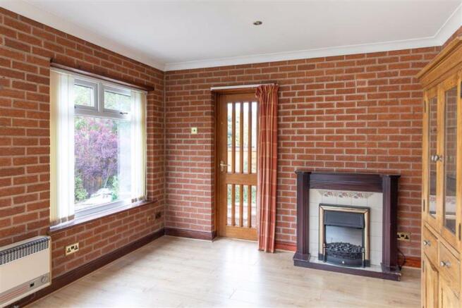 DINING/GARDEN ROOM