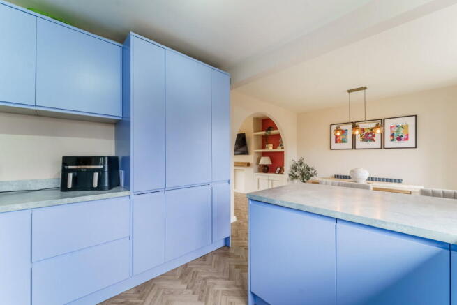 3 bed Semi-Detached for sale Image 7