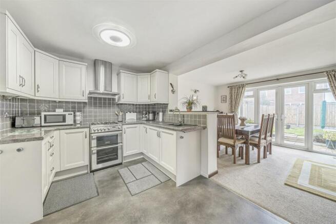 Kitchen / Breakfast Room