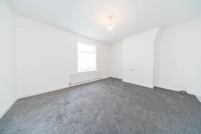 34 LONGTON LANE BEDROOM 1.jpg