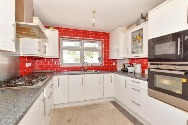 Kitchen/ Breakfast Room