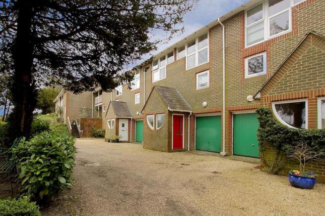 5, Little Dean Court