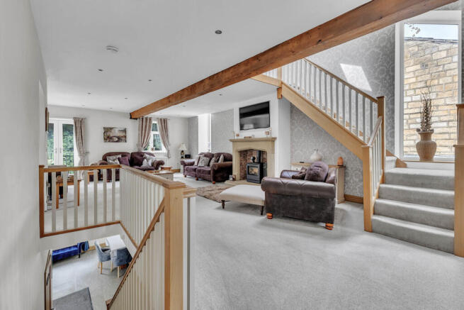 7 bed Detached for sale Image 8