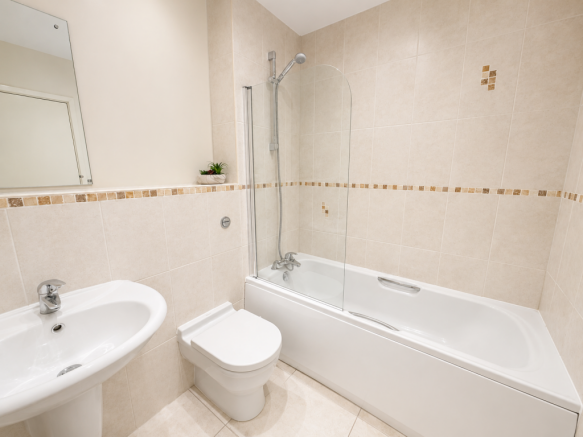 2 bed Flat to rent Image 3