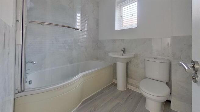 Winchester-Close-Bathroom (1).jpg