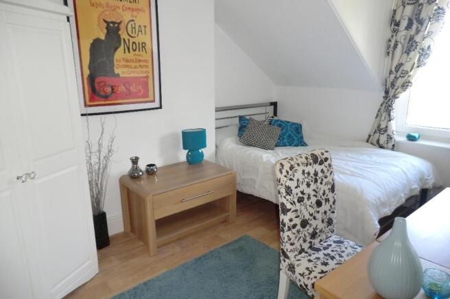 BEDROOM 5