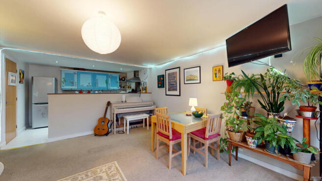 2 bed Apartment for sale Image 12