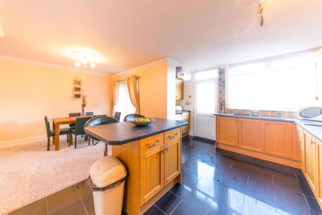 Kitchen / Diner