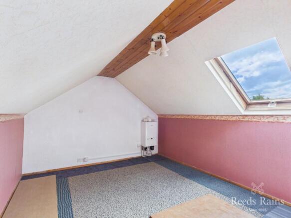3 bed Semi-Detached to rent Image 9