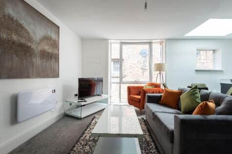 1-Bed Apartment - The Old Embassy, Hull