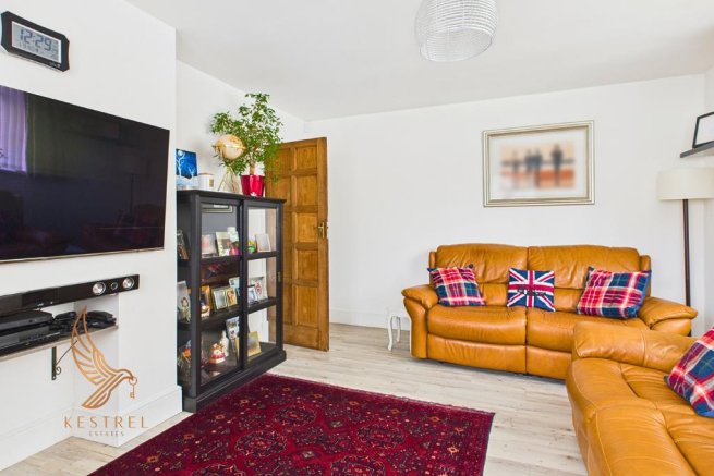 4 bed Semi-Detached for sale Image 7