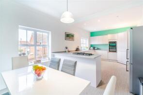 22, Featherstone Grove, Gosforth, Newcastle Upon Tyne NE3 5RJ