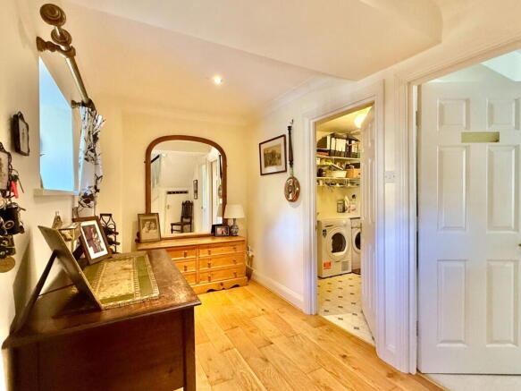 3 bed Apartment for sale Image 4