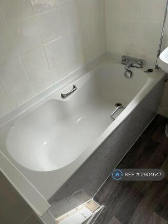 2 bed Terraced to rent Image 4