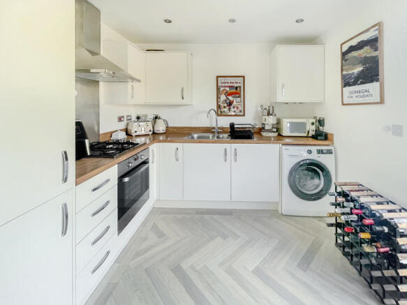 3 bed Semi-Detached for sale Image 5