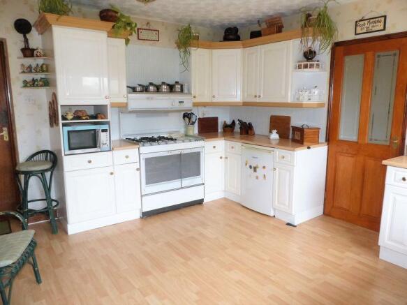 Kitchen / Brea...